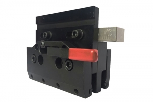 如何安全地使用折彎?rùn)C(jī)夾模板？